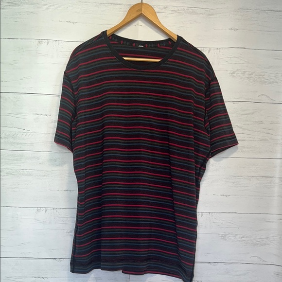 Lululemon stripped men’s tee shirt - Picture 1 of 6